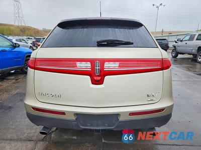 Zdjęcie 6 z 13 samochodu: 2011 LINCOLN MKT VIN:2LMHJ5AT9BBJ52253 - miniatura