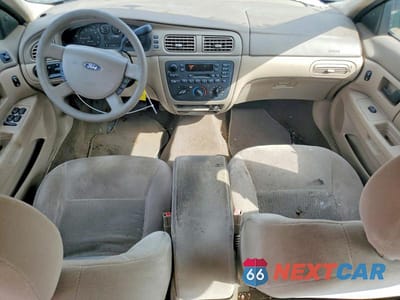 Zdjęcie 8 z 12 samochodu: 2004 FORD TAURUS SES VIN:1FAFP55S44G164559 - miniatura