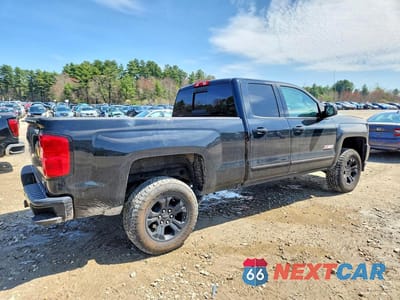 Trzecie zdjęcie samochodu z tyłu: 2018 CHEVROLET SILVERADO K1500 LT VIN:1GCVKREC1JZ146301 - miniatura