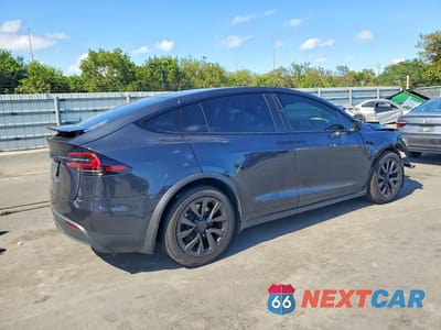 Trzecie zdjęcie samochodu z tyłu: 2024 TESLA MODEL X VIN:7SAXCDE50RF445213 - miniatura
