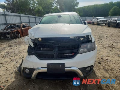 Piąte zdjęcie samochodu w środku: 2018 DODGE JOURNEY CROSSROAD VIN:3C4PDCGG2JT476567 - miniatura