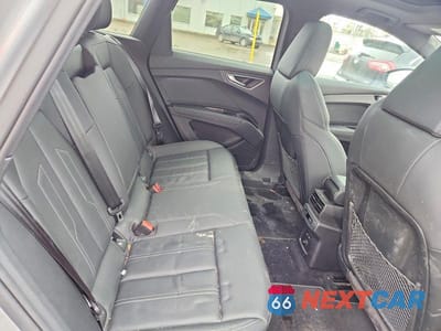 Zdjęcie 10 z 12 samochodu: 2024 AUDI Q4 E-TRON PREMIUM VIN:WA1KUAFZ0RP047200 - miniatura