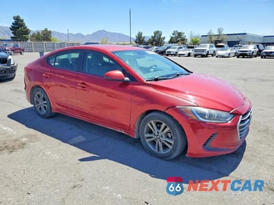 Czwarte zdjęcie samochodu z boku: 2018 HYUNDAI ELANTRA SEL VIN:5NPD84LF3JH293494 - miniatura