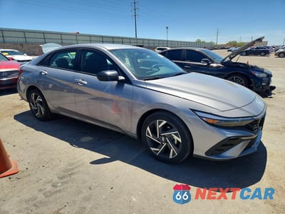 Czwarte zdjęcie samochodu z boku: 2025 HYUNDAI ELANTRA SEL SPORT VIN:KMHLM4DG6SU938740 - miniatura