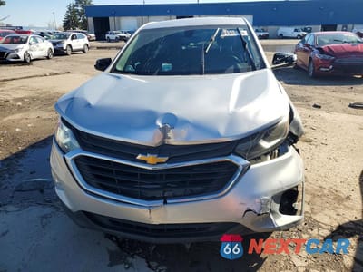 Piąte zdjęcie samochodu w środku: 2019 CHEVROLET EQUINOX LT VIN:3GNAXUEV3KS661469 - miniatura