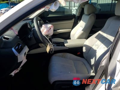 Zdjęcie 7 z 12 samochodu: 2018 HONDA ACCORD EX VIN:1HGCV1F44JA141505 - miniatura