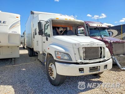 Czwarte zdjęcie samochodu z boku: 2018 HINO 258/268 BOX TRUCK VIN:5PVNJ8JV1J4S69209 - miniatura