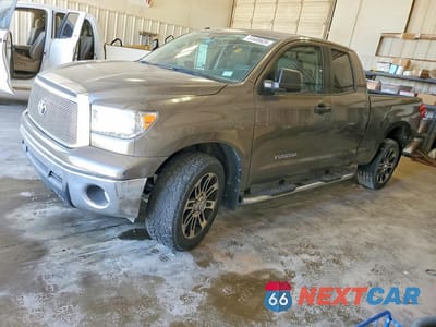 2013 TOYOTA TUNDRA DOUBLE CAB SR5 5TFRM5F12DX067186 - główne zdjęcie licytacji z USA - miniatura