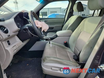 Zdjęcie 7 z 12 samochodu: 2015 HONDA PILOT SE VIN:5FNYF4H30FB050396 - miniatura