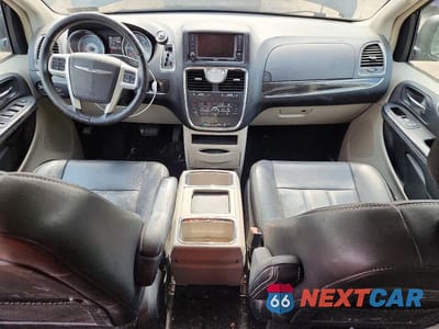 Zdjęcie 8 z 13 samochodu: 2016 CHRYSLER TOWN & COUNTRY VIN:2C4RC1BGXGR173362 - miniatura
