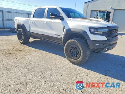 Czwarte zdjęcie samochodu z boku: 2021 RAM 1500 TRX VIN:1C6SRFU9XMN803439 - miniatura