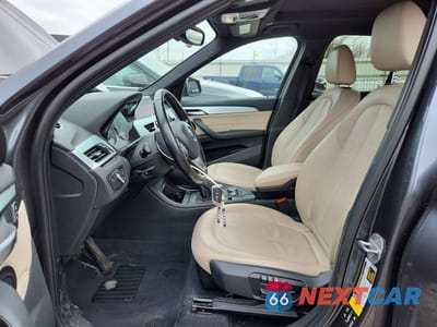 Zdjęcie 7 z 12 samochodu: 2017 BMW X1 XDRIVE28I VIN:WBXHT3C34H5F76017 - miniatura