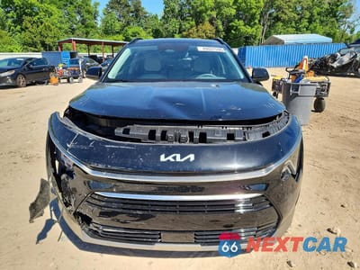 Piąte zdjęcie samochodu w środku: 2023 KIA NIRO EX TOURING VIN:KNDCR3LE2P5036877 - miniatura