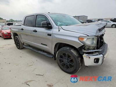 Czwarte zdjęcie samochodu z boku: 2019 TOYOTA TUNDRA CREWMAX SR5 VIN:5TFDW5F12KX796550 - miniatura