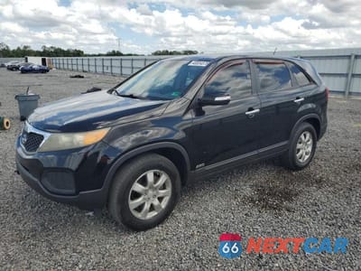 2011 KIA SORENTO LX 5XYKTCA15BG014613 - główne zdjęcie licytacji z USA - miniatura