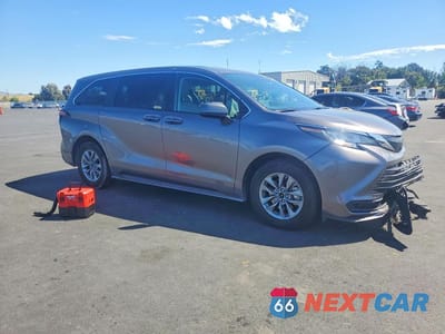 Czwarte zdjęcie samochodu z boku: 2022 TOYOTA SIENNA LE VIN:5TDKRKEC0NS101718 - miniatura