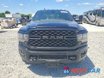 Piąte zdjęcie samochodu w środku: 2022 RAM 3500 BIG HORN VIN:3C63RRHL1NG160453 - miniatura