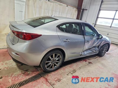 Trzecie zdjęcie samochodu z tyłu: 2018 MAZDA 3 TOURING VIN:3MZBN1V35JM211970 - miniatura