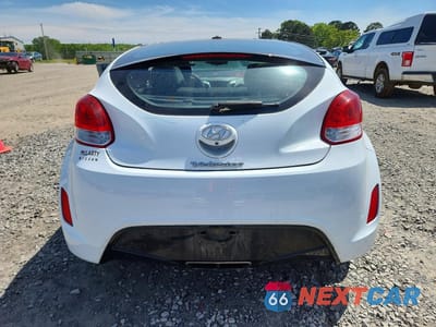 Zdjęcie 6 z 12 samochodu: 2017 HYUNDAI VELOSTER VALUE EDITION VIN:KMHTC6AD7HU320554 - miniatura