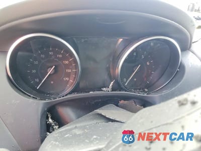 Zdjęcie 9 z 12 samochodu: 2019 JAGUAR F-PACE PREMIUM VIN:SADCJ2FX7KA398819 - miniatura