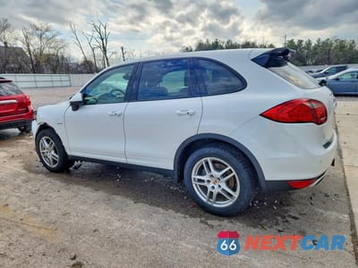 Drugie zdjęcie samochodu z przodu: 2013 PORSCHE CAYENNE VIN:WP1AF2A22DLA40064 - miniatura