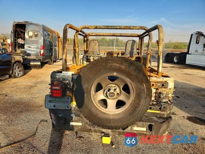 Zdjęcie 6 z 12 samochodu: 2000 JEEP WRANGLER / TJ SPORT VIN:1J4FA49S3YP731800 - miniatura