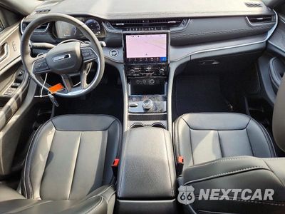 Zdjęcie 8 z 14 samochodu: 2025 JEEP GRAND CHEROKEE LIMITED VIN:1C4RJHBGXSC328380 - miniatura