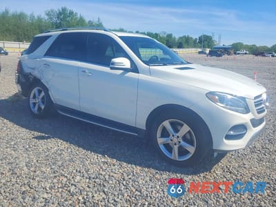 Czwarte zdjęcie samochodu z boku: 2017 MERCEDES-BENZ GLE 350 VIN:4JGDA5JBXHA828375 - miniatura