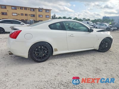 Trzecie zdjęcie samochodu z tyłu: 2015 INFINITI Q60 COUPE SPORT LIMITED VIN:JN1CV6EK9FM870054 - miniatura