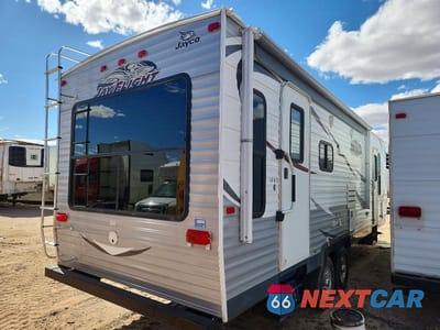 Czwarte zdjęcie samochodu z boku: 2014 JAYCO JAYFLIGHT CAMPER VIN:1UJBJ0BPXE78N0071 - miniatura