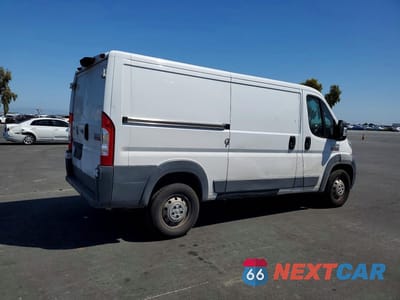 Trzecie zdjęcie samochodu z tyłu: 2018 RAM PROMASTER 1500 DELIVERY VAN VIN:3C6TRVAG1JE120952 - miniatura