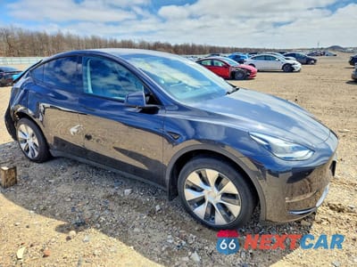 Czwarte zdjęcie samochodu z boku: 2024 TESLA MODEL Y VIN:7SAYGAEE4RF994761 - miniatura