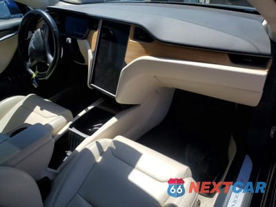 Zdjęcie 8 z 13 samochodu: 2018 TESLA MODEL S VIN:5YJSA1E25JF278479 - miniatura