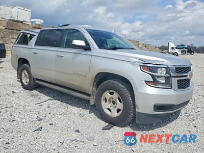 Czwarte zdjęcie samochodu z boku: 2018 CHEVROLET SUBURBAN K1500 LT VIN:1GNSKHKC5JR242893 - miniatura
