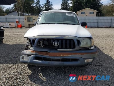 Piąte zdjęcie samochodu w środku: 2002 TOYOTA TACOMA BASE VIN:5TENL42N12Z019253 - miniatura