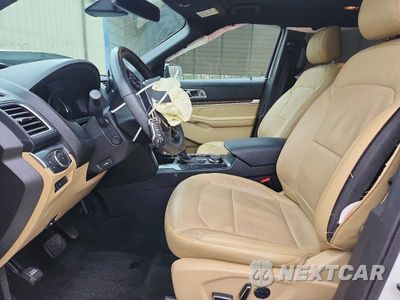 Zdjęcie 7 z 14 samochodu: 2017 FORD EXPLORER LIMITED VIN:1FM5K8F87HGD50316 - miniatura