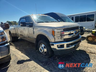 Czwarte zdjęcie samochodu z boku: 2017 FORD F350 SUPER DUTY VIN:1FT8W3DT0HEE02123 - miniatura