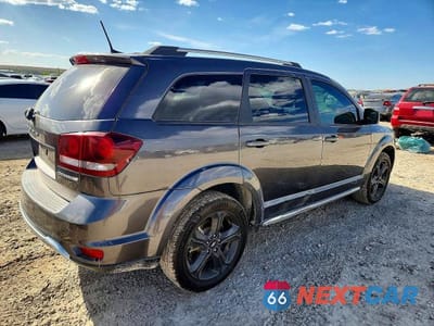 Trzecie zdjęcie samochodu z tyłu: 2020 DODGE JOURNEY CROSSROAD VIN:3C4PDCGB3LT266874 - miniatura