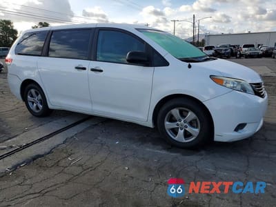Czwarte zdjęcie samochodu z boku: 2011 TOYOTA SIENNA BASE 7-PASSENGER VIN:5TDZK3DC0BS171709 - miniatura