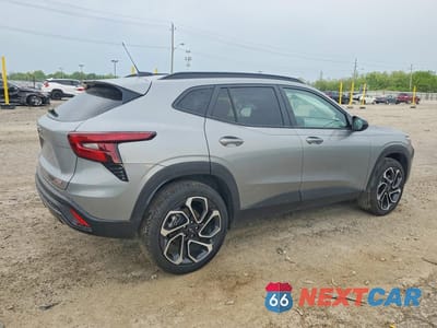 Trzecie zdjęcie samochodu z tyłu: 2025 CHEVROLET TRAX 2RS VIN:KL77LJEP0SC343312 - miniatura