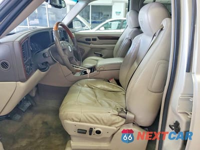 Zdjęcie 7 z 13 samochodu: 2004 CADILLAC ESCALADE LUXURY VIN:1GYEK63N94R103858 - miniatura