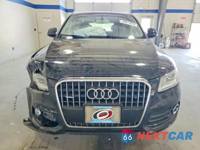 Piąte zdjęcie samochodu w środku: 2017 AUDI Q5 PREMIUM VIN:WA1C2AFP3HA009633 - miniatura