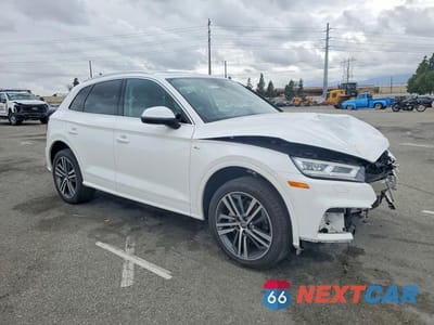 Czwarte zdjęcie samochodu z boku: 2020 AUDI Q5 E PREMIUM PLUS VIN:WA1E2AFY4L2065438 - miniatura