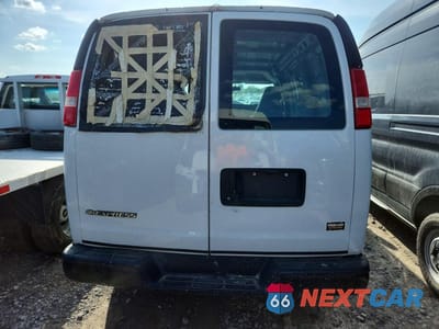 Zdjęcie 6 z 13 samochodu: 2020 CHEVROLET EXPRESS G2500 VIN:1GCWGAFP5L1134002 - miniatura