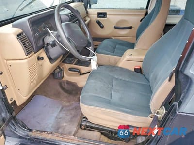 Zdjęcie 7 z 13 samochodu: 2000 JEEP WRANGLER / TJ SAHARA VIN:1J4FA59S2YP786874 - miniatura