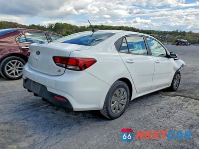 Trzecie zdjęcie samochodu z tyłu: 2020 KIA RIO S VIN:3KPA24ADXLE297345 - miniatura