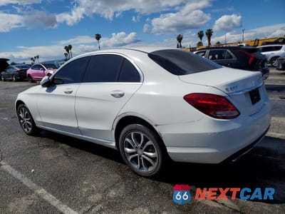 Drugie zdjęcie samochodu z przodu: 2015 MERCEDES-BENZ C 300 4MATIC VIN:55SWF4KBXFU029111 - miniatura