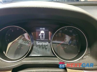 Zdjęcie 9 z 12 samochodu: 2016 VOLKSWAGEN PASSAT SE VIN:1VWBT7A34GC065862 - miniatura
