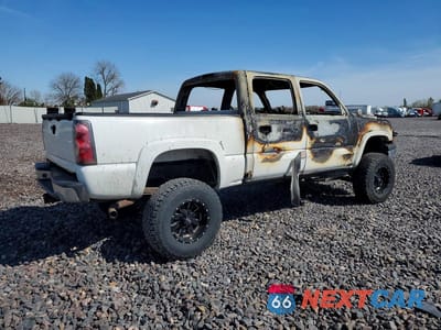 Trzecie zdjęcie samochodu z tyłu: 2004 CHEVROLET SILVERADO K1500 VIN:2GCEK13T641431738 - miniatura