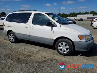 Czwarte zdjęcie samochodu z boku: 2002 TOYOTA SIENNA CE VIN:4T3ZF19C02U433812 - miniatura